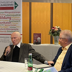 Mit den Menschen leben.  Dokumentierte Erinnerungen eines fast 100-jährigen Zeitzeugen.